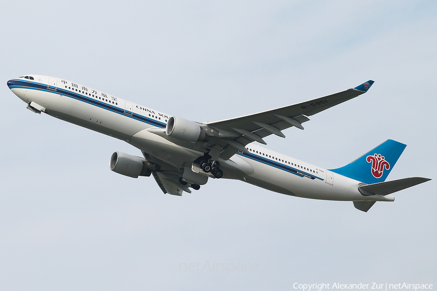 China Southern Airlines Airbus A330-323 (B-5951) | Photo 70311
