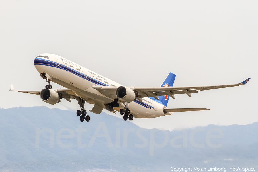 China Southern Airlines Airbus A330-323 (B-5951) | Photo 427053