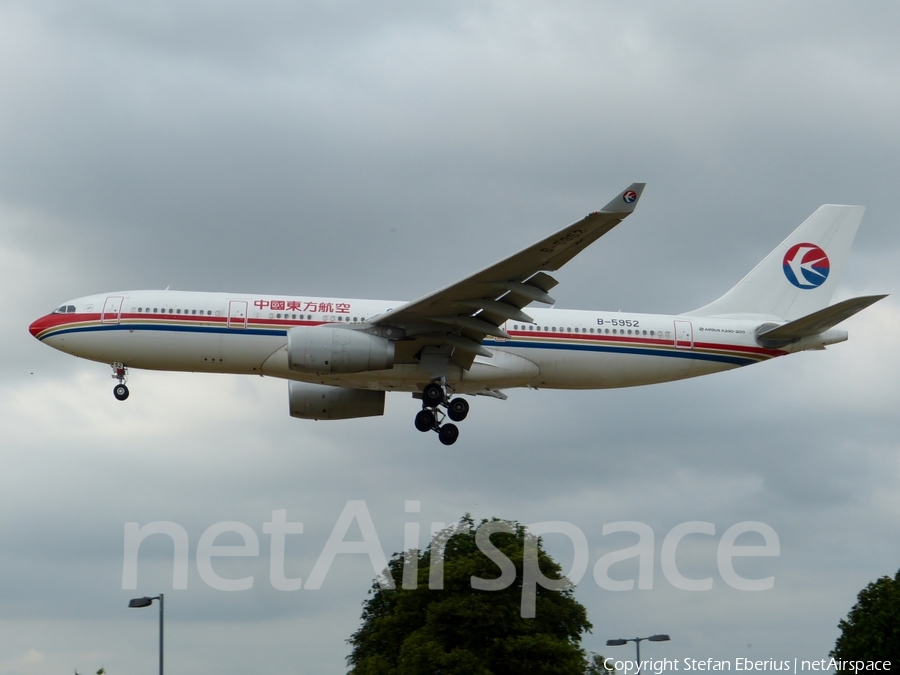 China Eastern Airlines Airbus A330-243 (B-5952) | Photo 127803