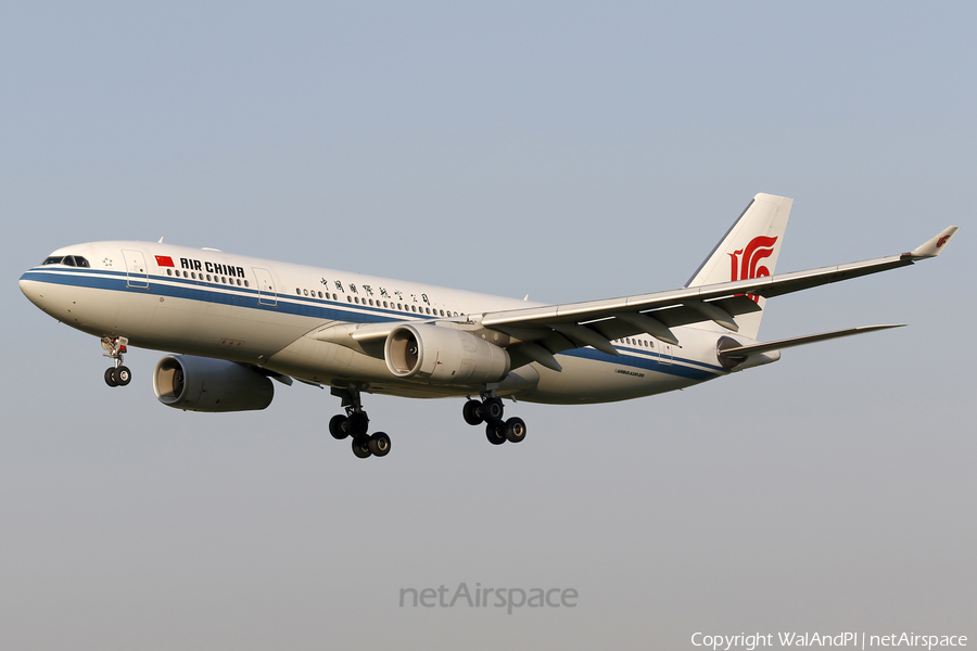 Air China Airbus A330-243 (B-6092) | Photo 584854