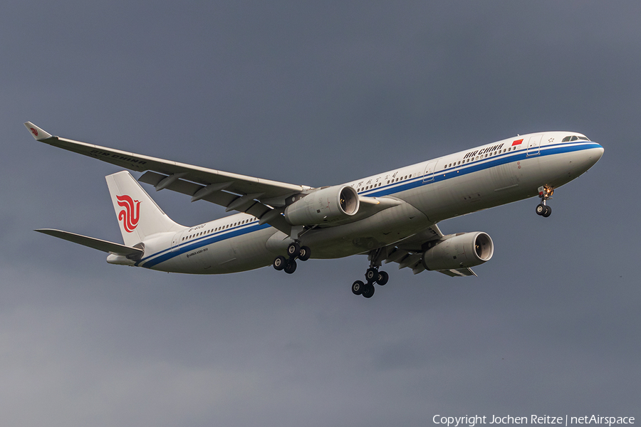 Air China Airbus A330-343E (B-6102) | Photo 391339