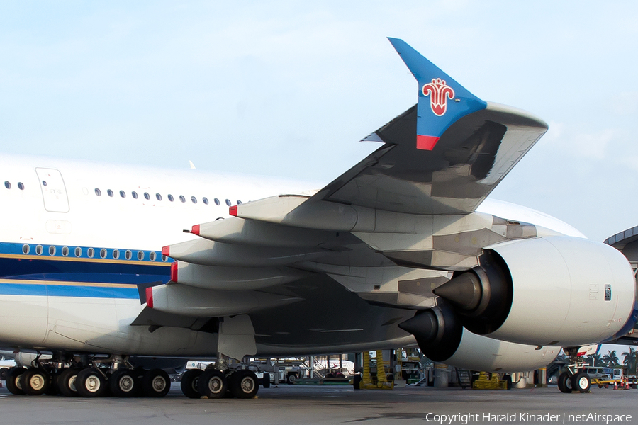 China Southern Airlines Airbus A380-841 (B-6138) | Photo 304582