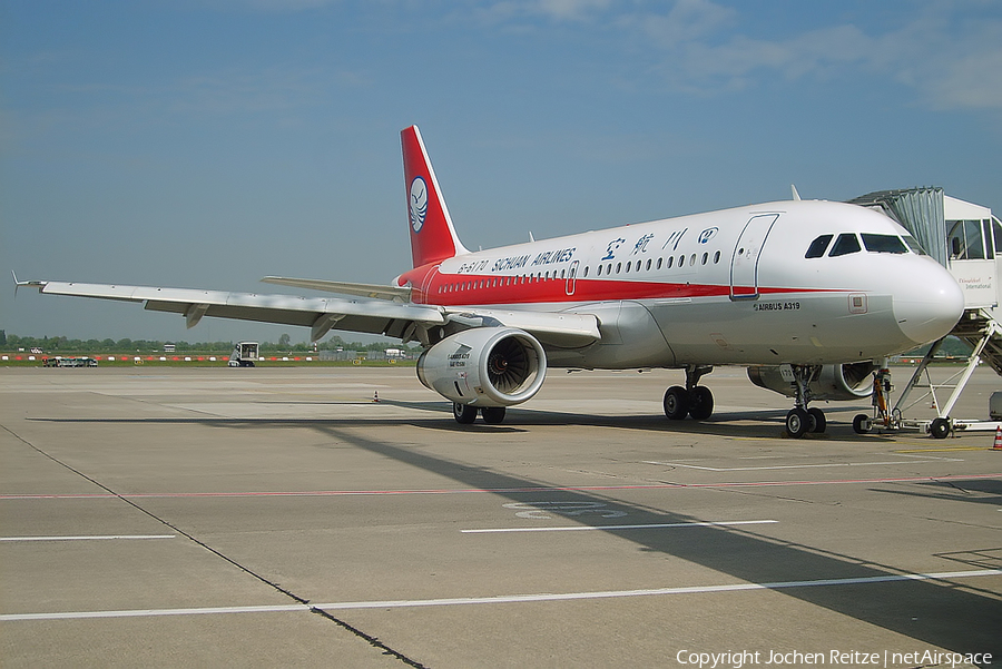 Sichuan Airlines Airbus A319-132 (B-6170) | Photo 41652