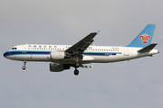 China Southern Airlines Airbus A320-214 (B-6252) at  Singapore - Changi, Singapore