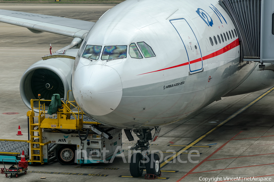 Sichuan Airlines Airbus A330-243 (B-6518) | Photo 209170