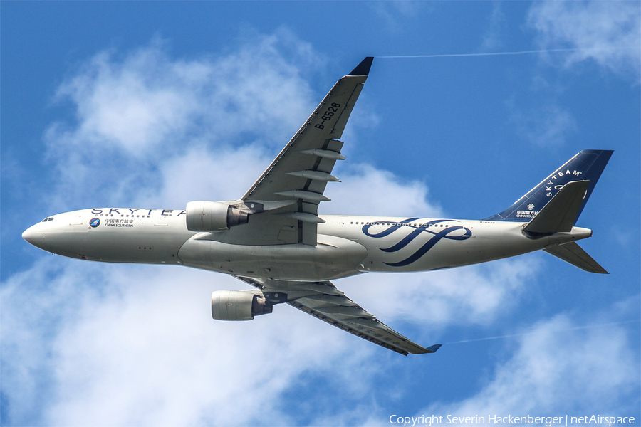 China Southern Airlines Airbus A330-223 (B-6528) | Photo 171247