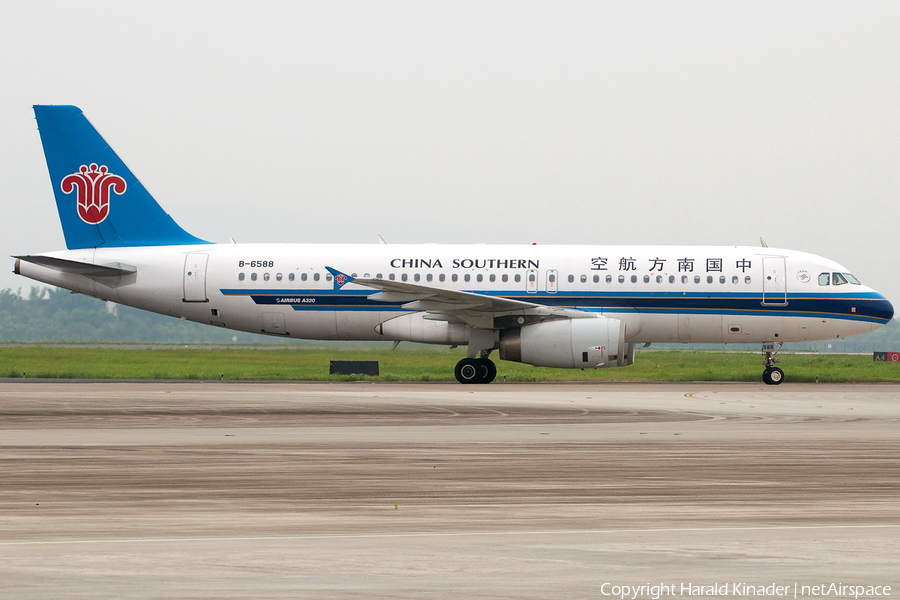 China Southern Airlines Airbus A320-232 (B-6588) | Photo 304161