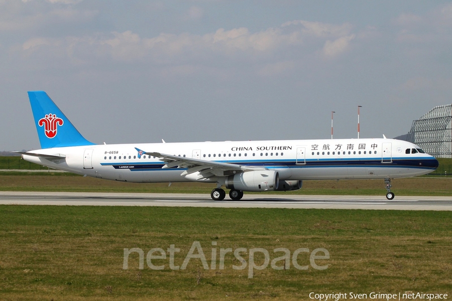 China Southern Airlines Airbus A321-231 (B-6658) | Photo 11933