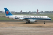 China Southern Airlines Airbus A320-214 (B-6682) at  Ho Chi Minh City - Tan Son Nhat, Vietnam