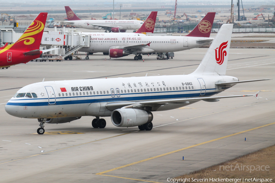 Air China Airbus A320-232 (B-6882) | Photo 194229