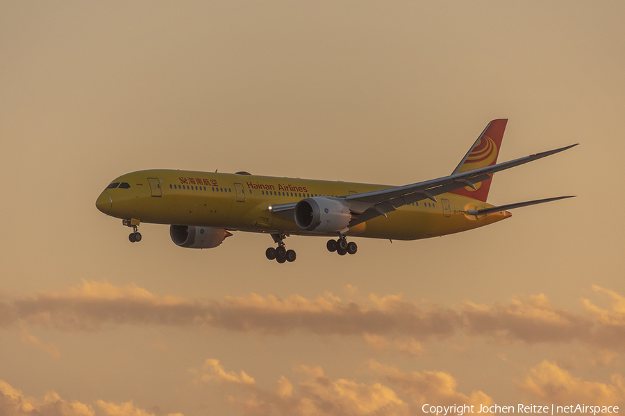 Hainan Airlines Boeing 787-9 Dreamliner (B-7302) | Photo 535281