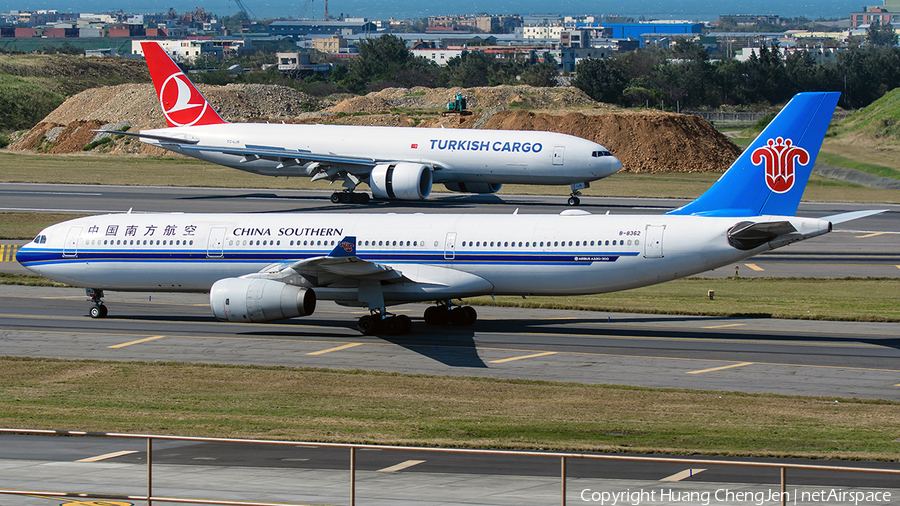 China Southern Airlines Airbus A330-343E (B-8362) | Photo 660374