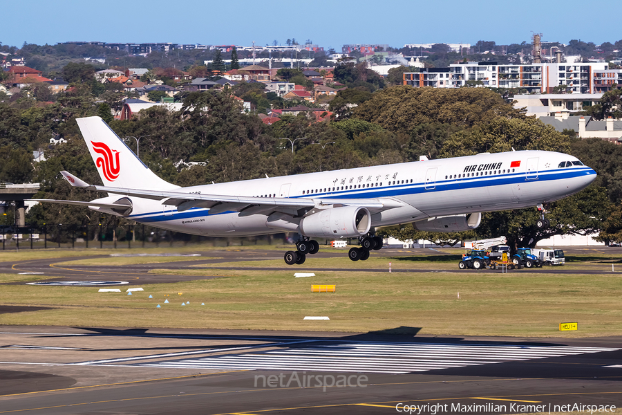 Air China Airbus A330-343E (B-8689) | Photo 390880