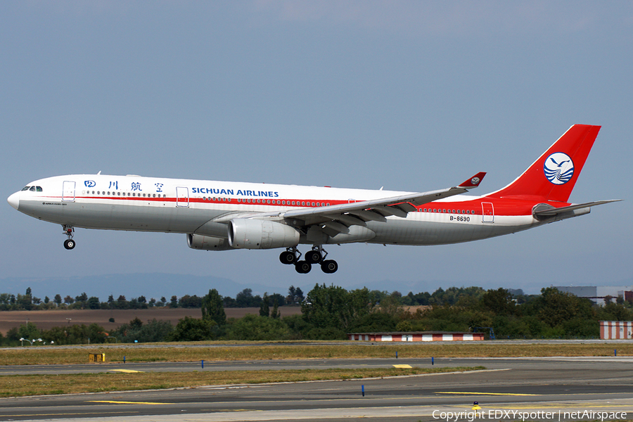 Sichuan Airlines Airbus A330-343E (B-8690) | Photo 273173