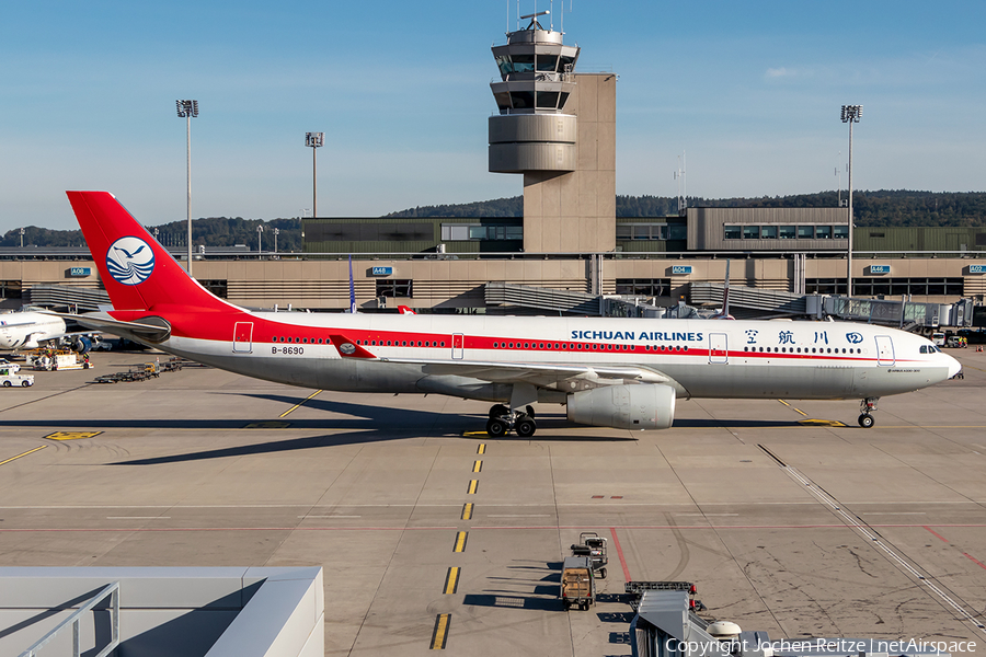Sichuan Airlines Airbus A330-343E (B-8690) | Photo 266054