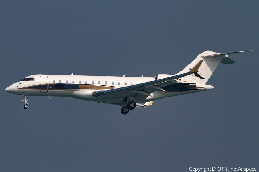 (Private) Bombardier BD-700-1A10 Global Express XRS (B-95959) | Photo 397336