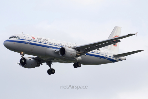 Air China Airbus A320-214 (B-9926) at  Singapore - Changi, Singapore