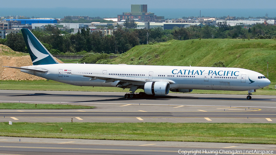 Cathay Pacific Boeing 777-367 (B-HNQ) | Photo 678790