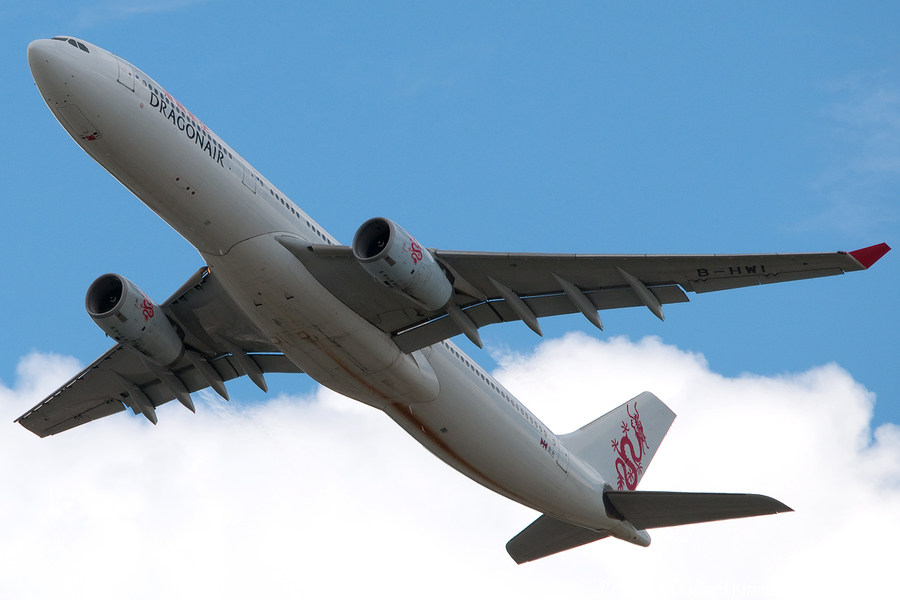 Dragonair Airbus A330-343X (B-HWI) | Photo 304007