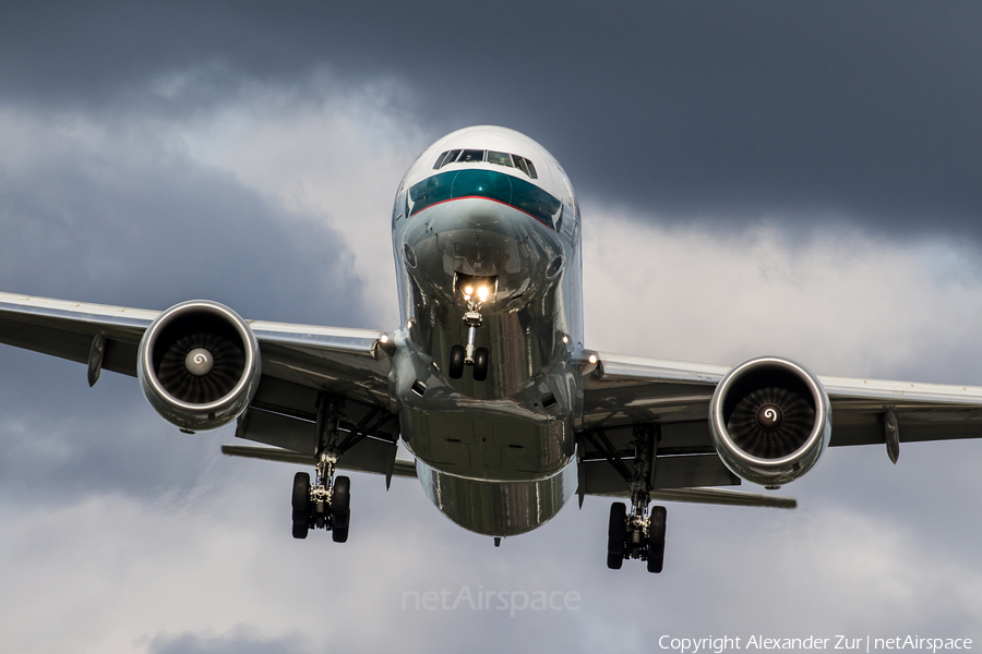 Cathay Pacific Boeing 777-367(ER) (B-KPE) | Photo 88524