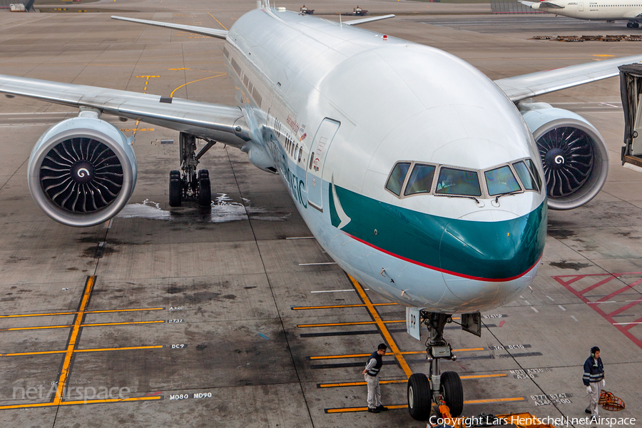 Cathay Pacific Boeing 777-367(ER) (B-KPP) | Photo 447288