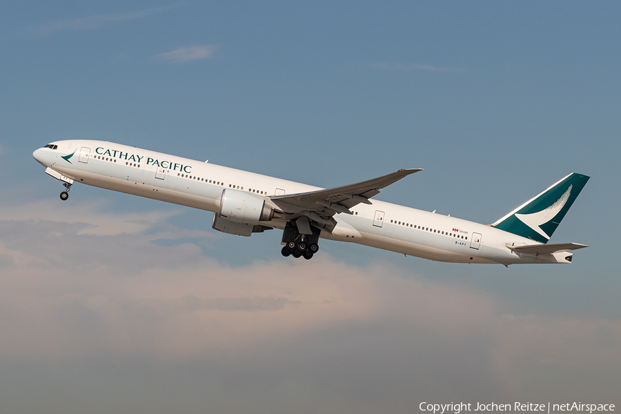 Cathay Pacific Boeing 777-367(ER) (B-KPT) | Photo 363224