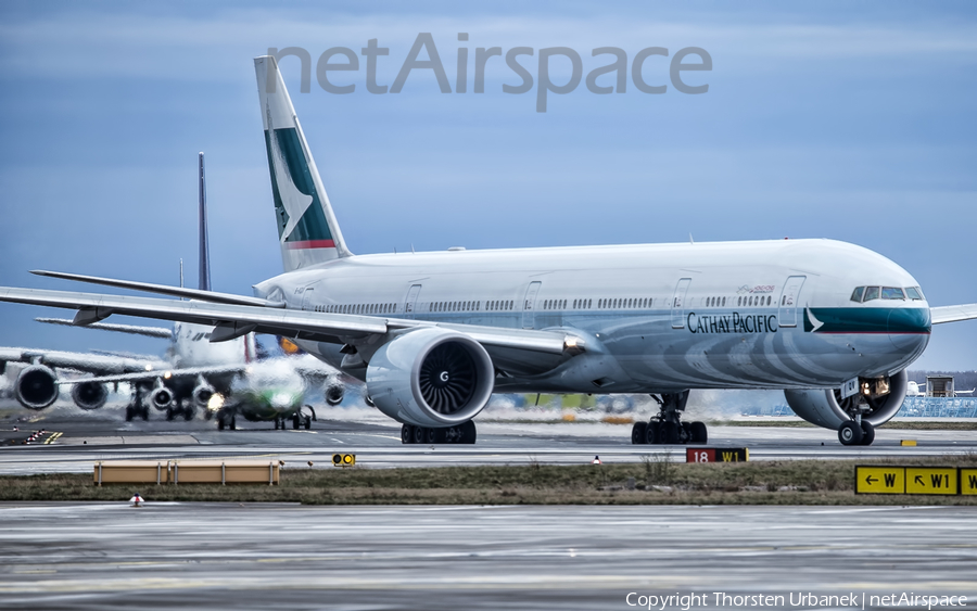 Cathay Pacific Boeing 777-367(ER) (B-KQV) | Photo 124828