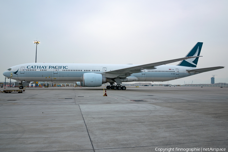Cathay Pacific Boeing 777-367(ER) (B-KQW) | Photo 543805