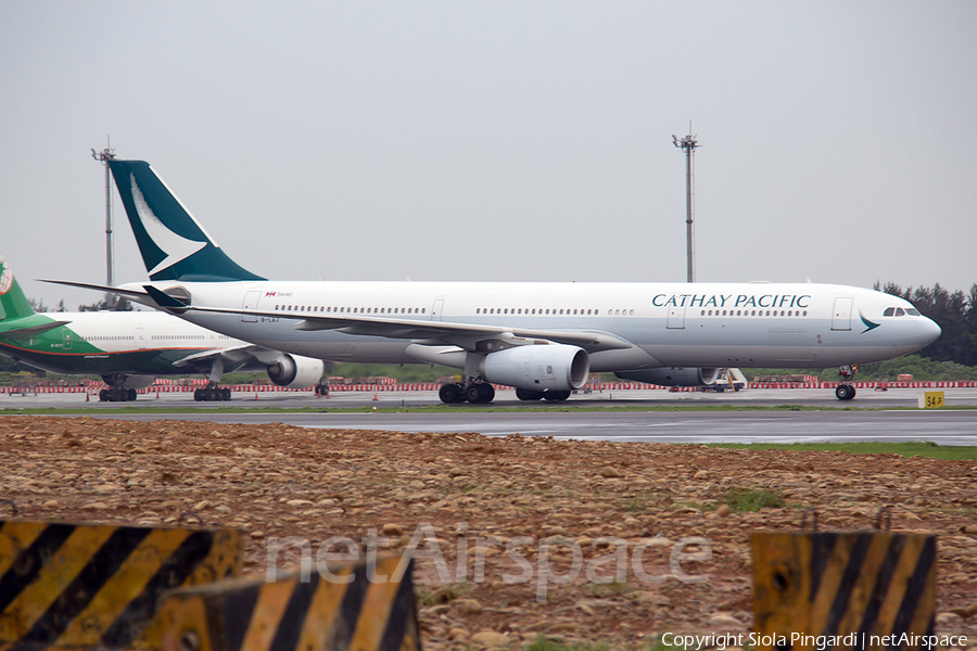 Cathay Pacific Airbus A330-343 (B-LAJ) | Photo 365065