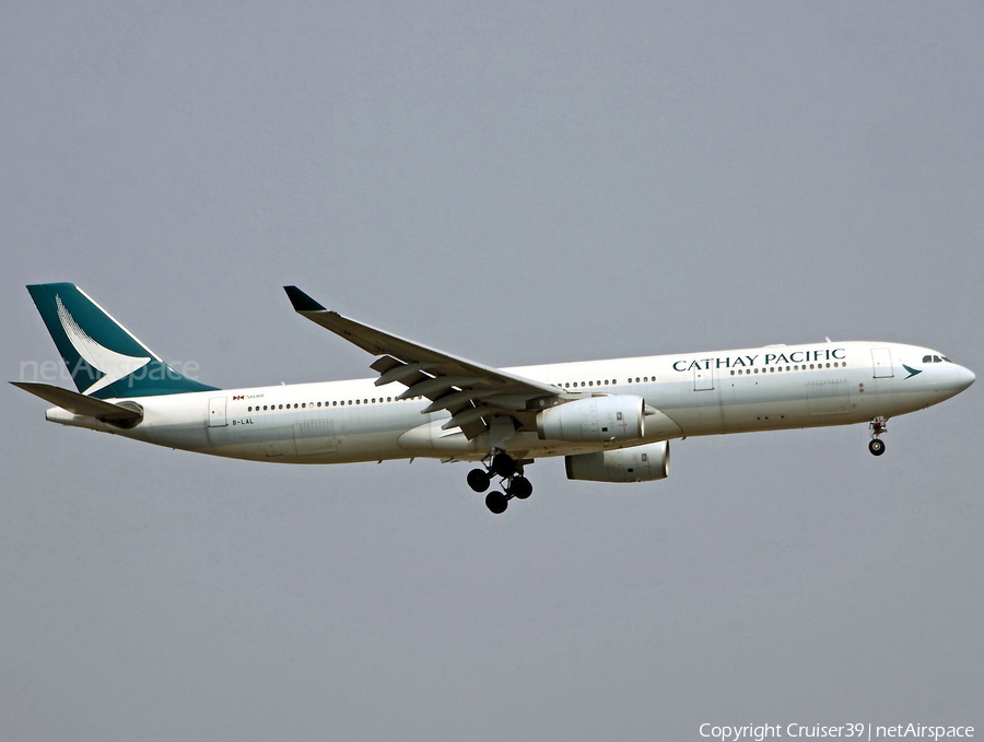 Cathay Pacific Airbus A330-343 (B-LAL) | Photo 345957