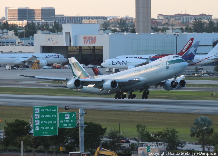 Cathay Pacific Cargo Boeing 747-867F (B-LJC) | Photo 554867