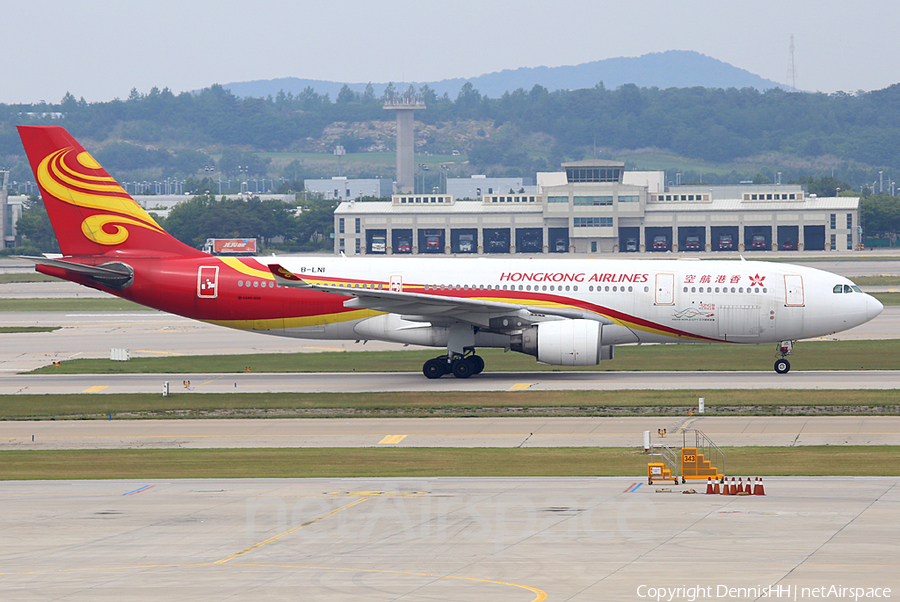 Hong Kong Airlines Airbus A330-223 (B-LNI) | Photo 337105