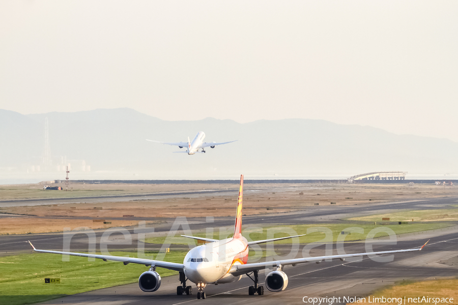 Hong Kong Airlines Airbus A330-343X (B-LNS) | Photo 427226