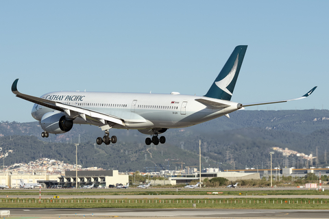 Cathay Pacific Airbus A350-941 (B-LRV) at  Barcelona - El Prat, Spain