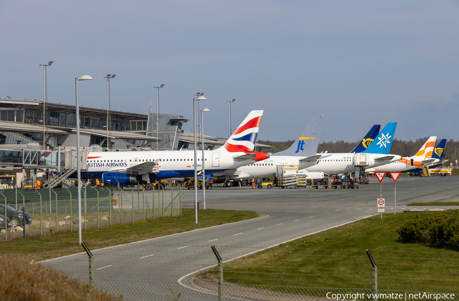 Aviation photo 565879