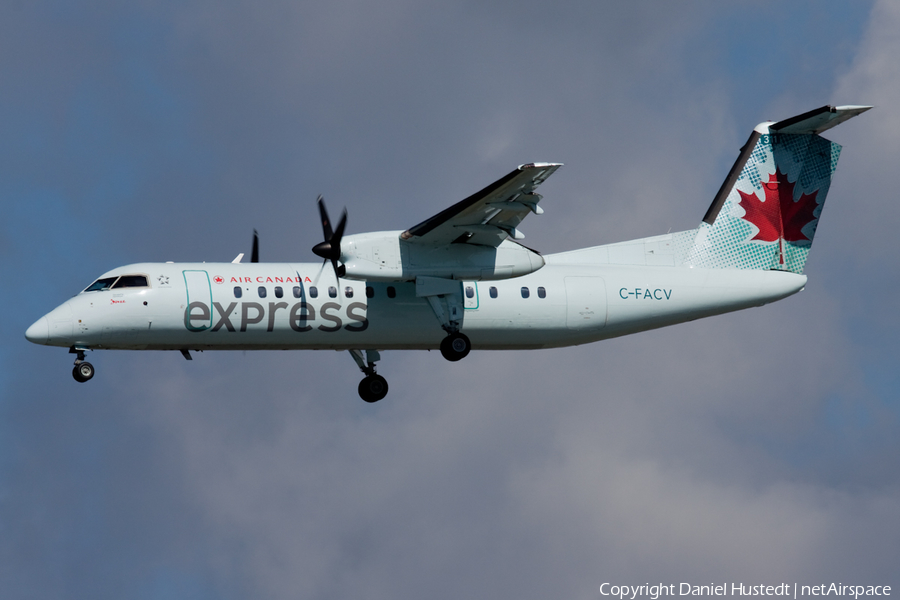 Air Canada Express (Jazz) de Havilland Canada DHC-8-311 (C-FACV) | Photo 414900