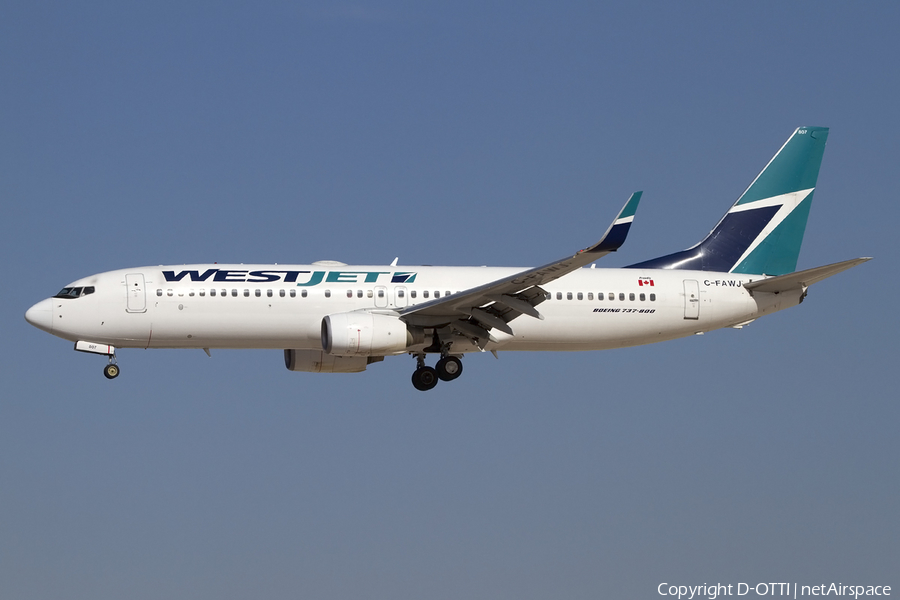 WestJet Boeing 737-8CT (C-FAWJ) | Photo 425450