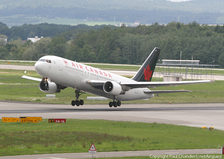 Air Canada Boeing 767-233 (C-FBEF) | Photo 54135