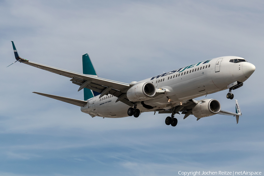 WestJet Boeing 737-8CT (C-FBWI) | Photo 267205