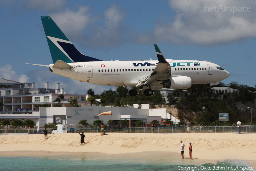 WestJet Boeing 737-7CT (C-FBWJ) | Photo 37150