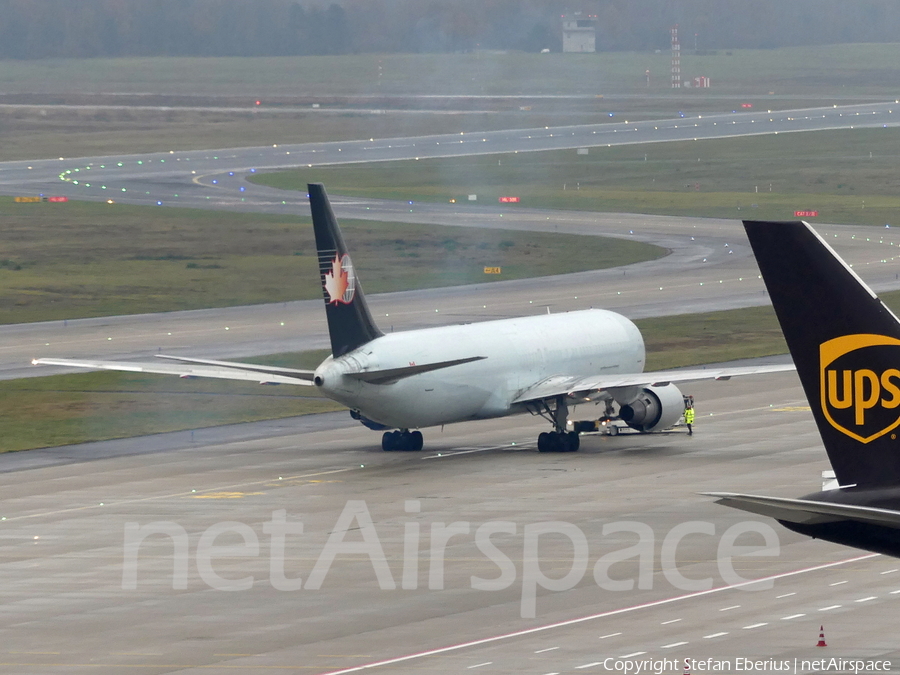 Cargojet Airways Boeing 767-375(ER)(BDSF) (C-FCAE) | Photo 414464