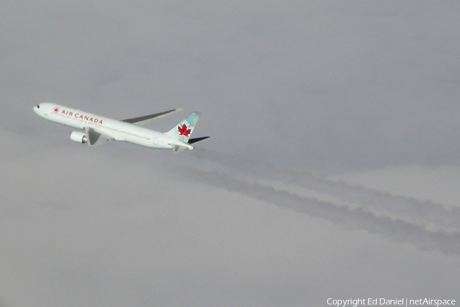 Air Canada Boeing 767-375(ER) (C-FCAF) | Photo 29666