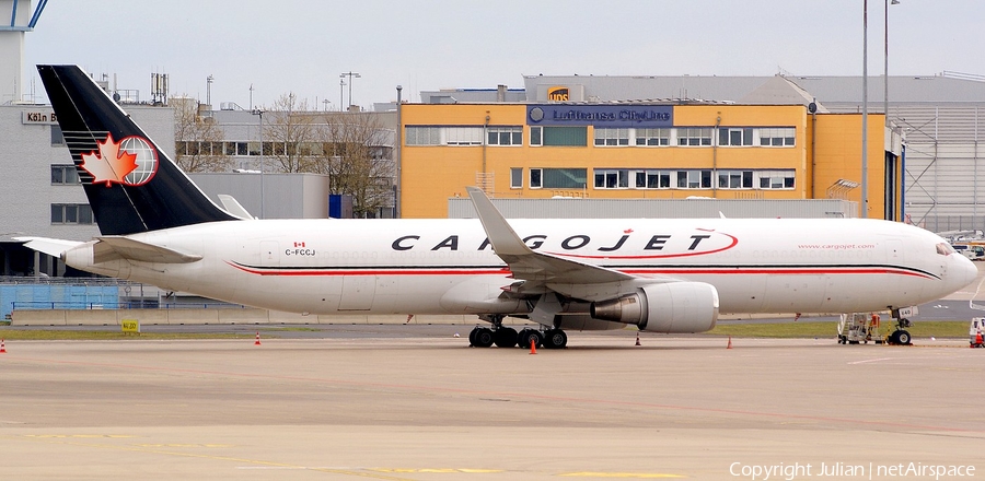 Cargojet Airways Boeing 767-323(ER)(BDSF) (C-FCCJ) | Photo 445554