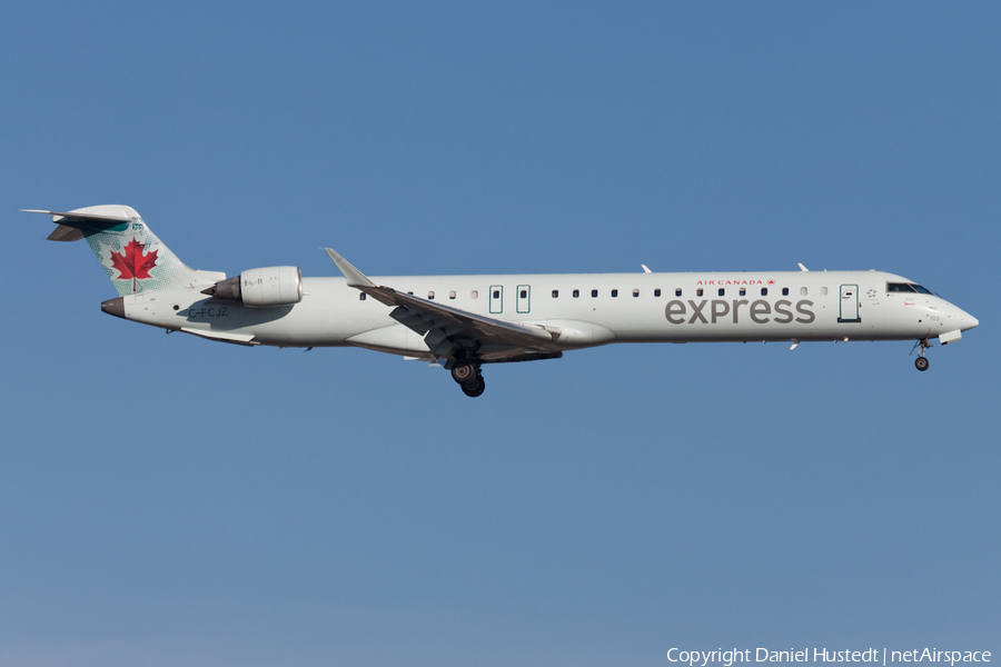 Air Canada Express (Jazz) Bombardier CRJ-705ER (C-FCJZ) | Photo 428260
