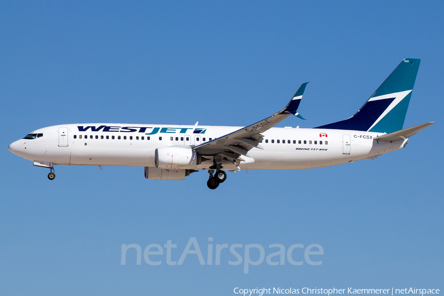 WestJet Boeing 737-8CT (C-FCSX) | Photo 127233