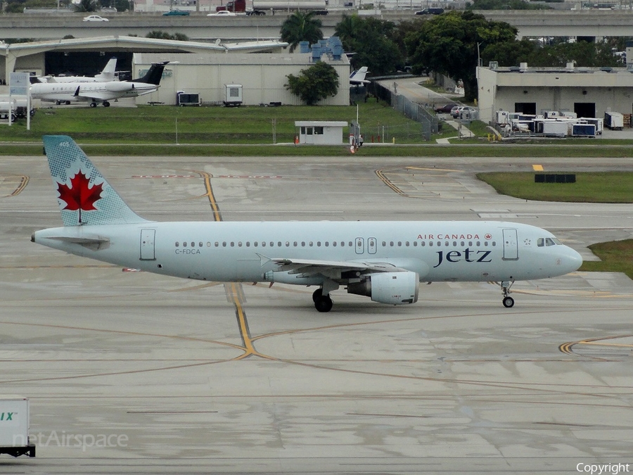 Air Canada Airbus A320-211 (C-FDCA) | Photo 21462