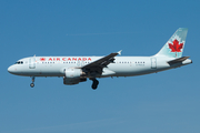 Air Canada Airbus A320-211 (C-FDCA) at  Los Angeles - International, United States