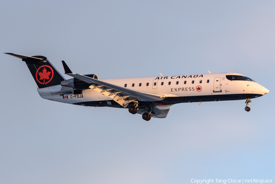 Air Canada Jazz Bombardier CRJ-200ER (C-FDJA) | Photo 292679