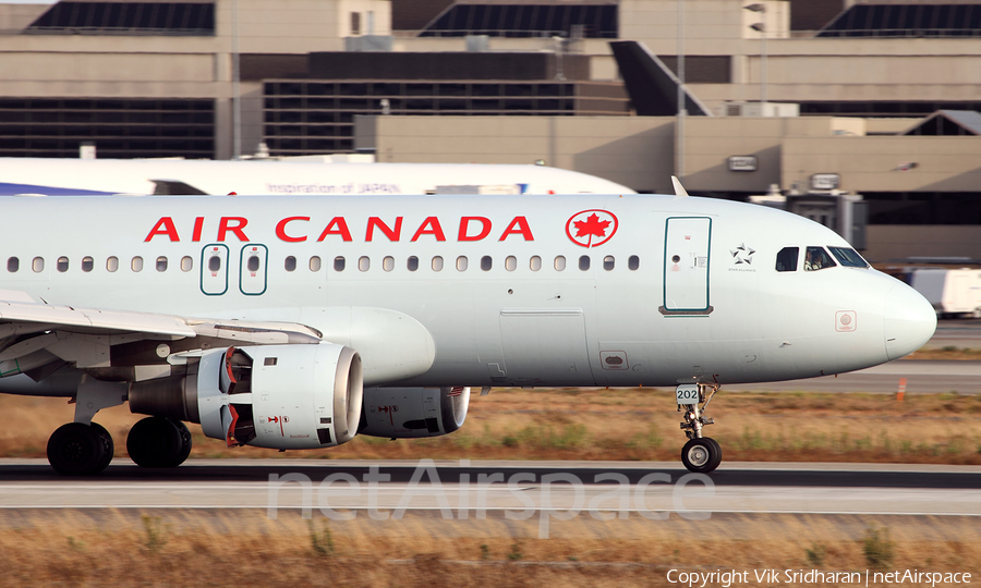 Air Canada Airbus A320-211 (C-FDQV) | Photo 112418