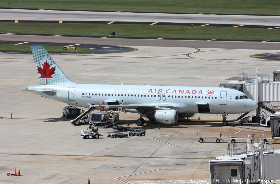 Air Canada Airbus A320-211 (C-FDRK) | Photo 305210